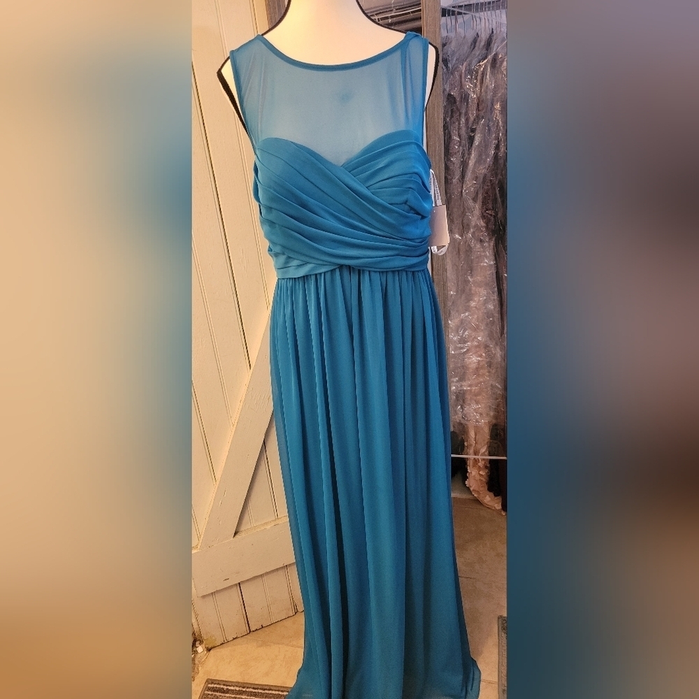 Elegant Blue Sleeveless Dress - Picture 3 of 7